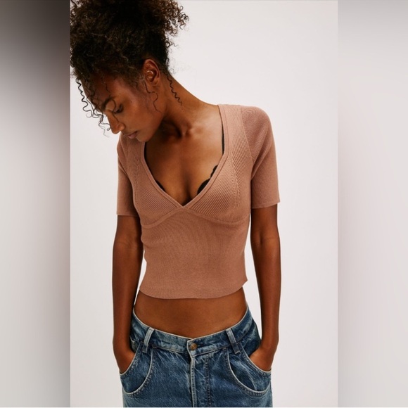 FREE PEOPLE Teagan Swit Short sleeve sweater shirts in Latte Sz S NWOT - Picture 1 of 9